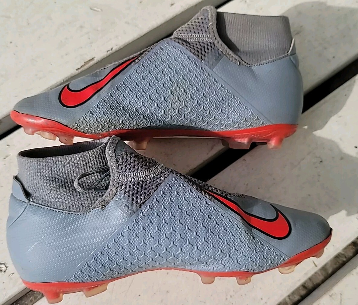 Nike Phantom サッカーシューズ レッド/グレー Nike Phantom VSN Ghost Soccer Cleats Grey/Red Men's Size 5 | eBay