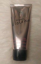 Victoria's Secret "VICTORIA" Loción Corporal Transparente 3.4 OZ Loción Fragancia Fresca