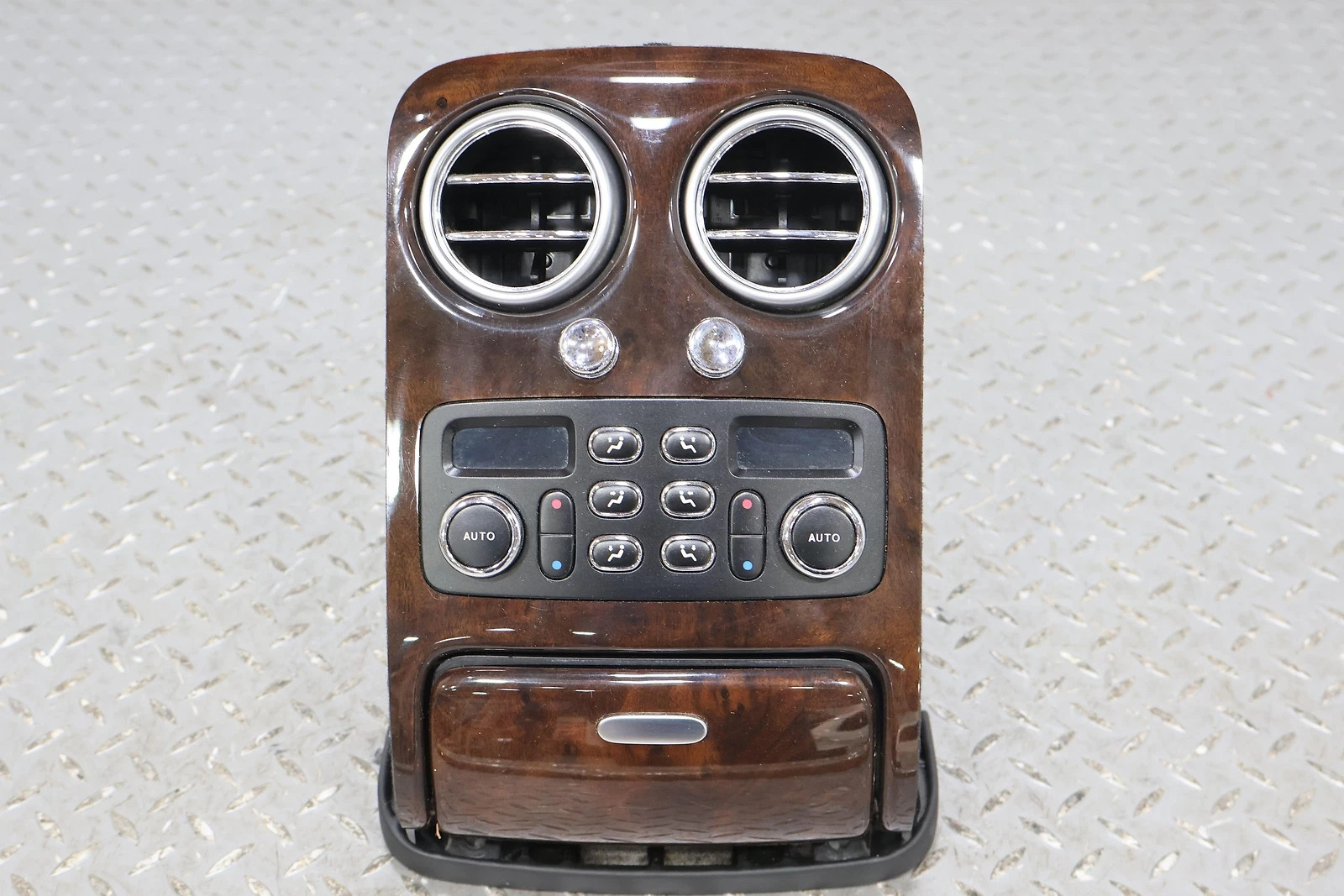 06-12 Bentley Flying Spur Rearward Facing Floor Console Mounted Vents W/ Bezel