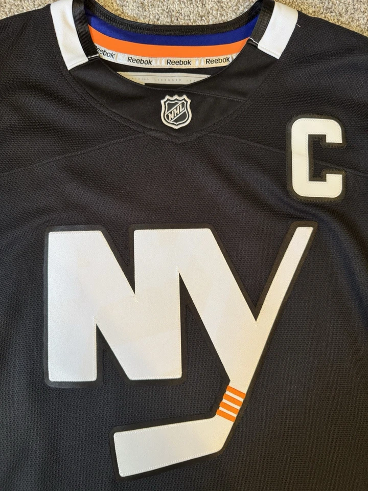 John Tavares New York Islanders NHL 3rd Jersey Black Reebok Brooklyn Large L - Image 4 of 4