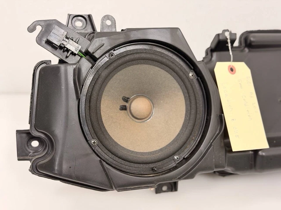 Audi A6 Quattro 2010 puerta delantera derecha Bose subwoofer altavoz audio 4F0035382B Foto 2 de 4