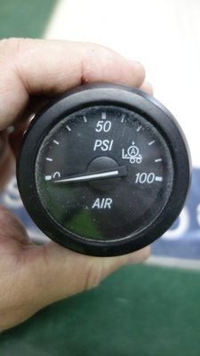 #ad FREIGHTLINER Trailer Application Air Pressure Gauge A22 72357 000 A22 72357 001 $40.00