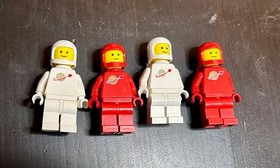 LEGO Beta I Command Base (6970) Classic Space Set, Vintage, Minifigures