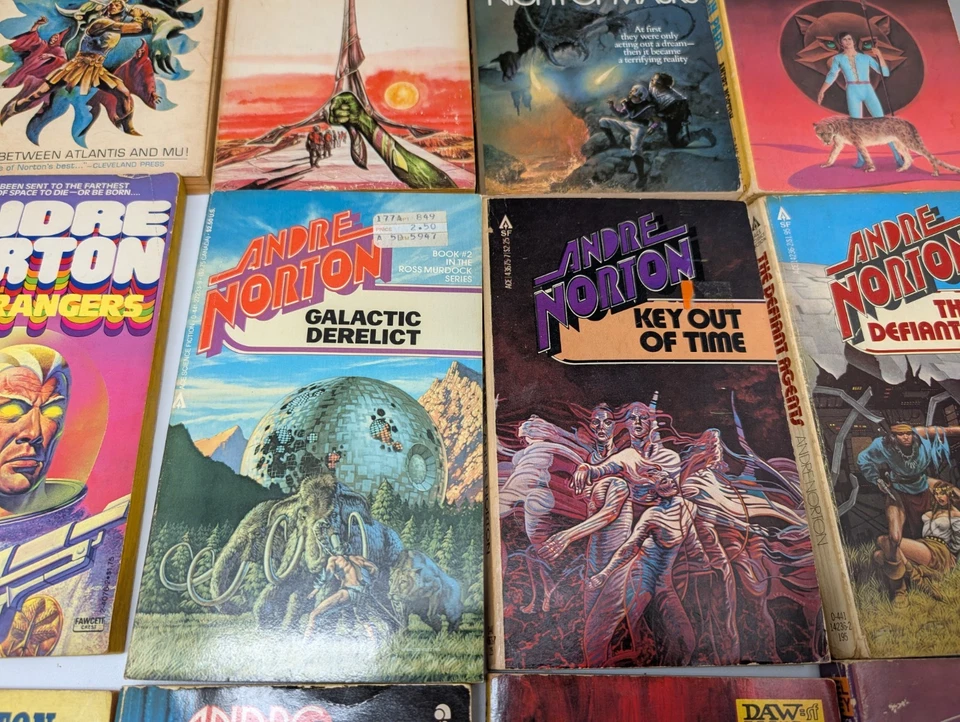 Lot of 18 VTG Andre Norton Sci-Fi Paperback Books Science Fiction - SEE DESC. Foto 4 de 4