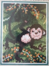 Caron Wonderart Swinging Cheeky Monkey Riegel Haken Kit 15" x 20"