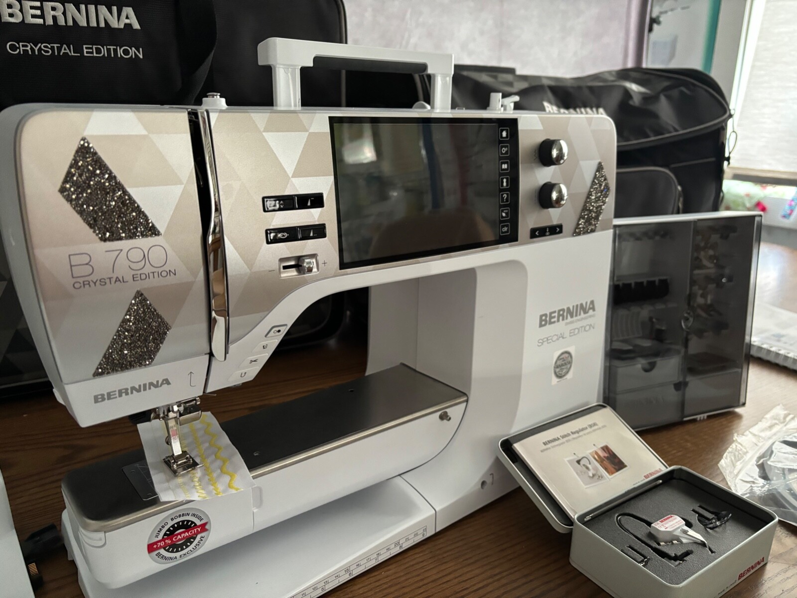 BERNINA 790 Plus Crystal Special Edition with SDT Embroidery Module eBay