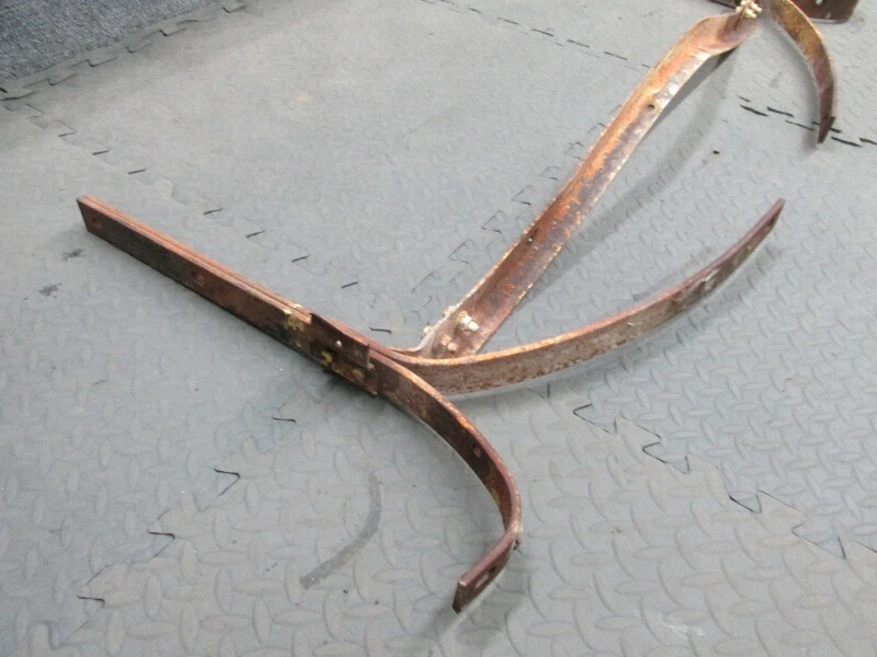 Soportes de parachoques trasero Willys Jeepster de colección soportes años 40 años 50 años 60 Foto 3 de 4