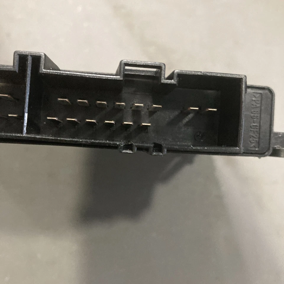 Dodge Magnum 2005 TCU/TCM P04692390AE Foto 4 de 4