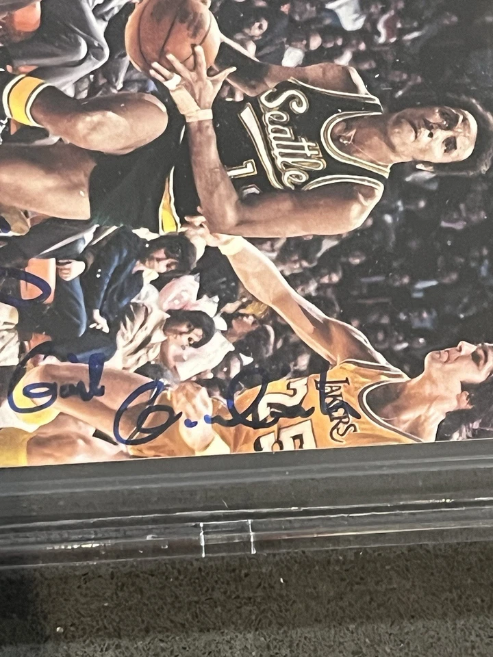 LENNY WILKENS & GAIL GOODRICH 2016-17 PANINI SIGNED AUTOGRAPHED CARD BAS GEM 10 - Image 2 of 3