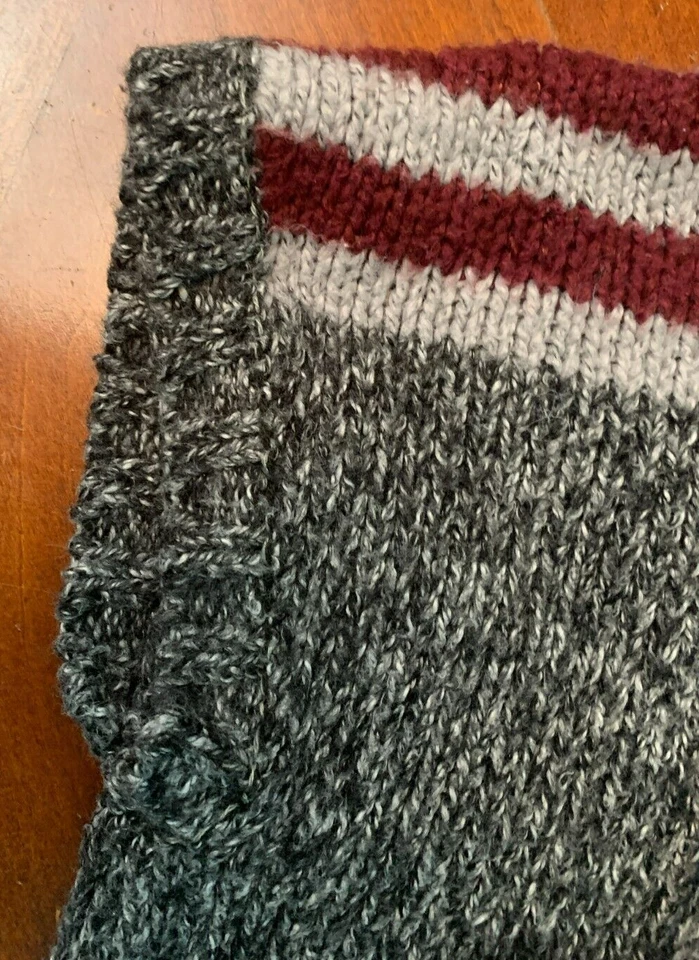 Suéter con capucha manga gorra Axcess para mujer - talla pequeña, gris blanco y rojo Foto 2 de 4