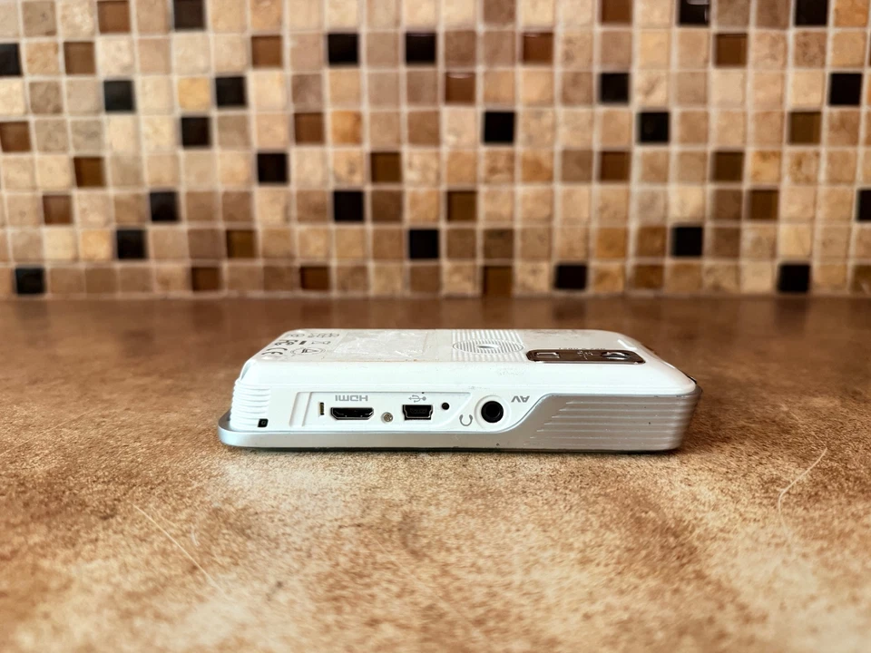 3M V5R SHOOT N' SHARE CAMCORDER & PROJECTOR - Image 4 of 4