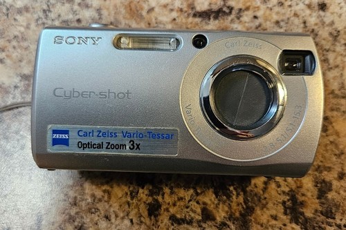Sony Cyber-Shot DSC-S40 4.1MP Digital Camera, Silver - Picture 3 of 13