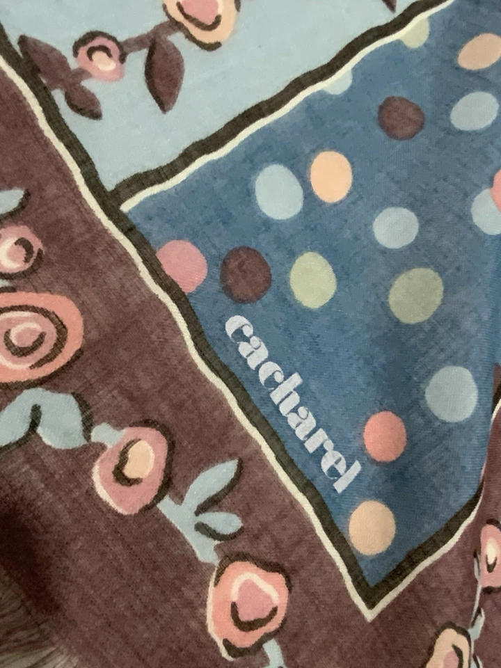 Bufanda rectangular para mujer CACHAREL con estampado de flores de lana y seda en muy buena condición Foto 3 de 4
