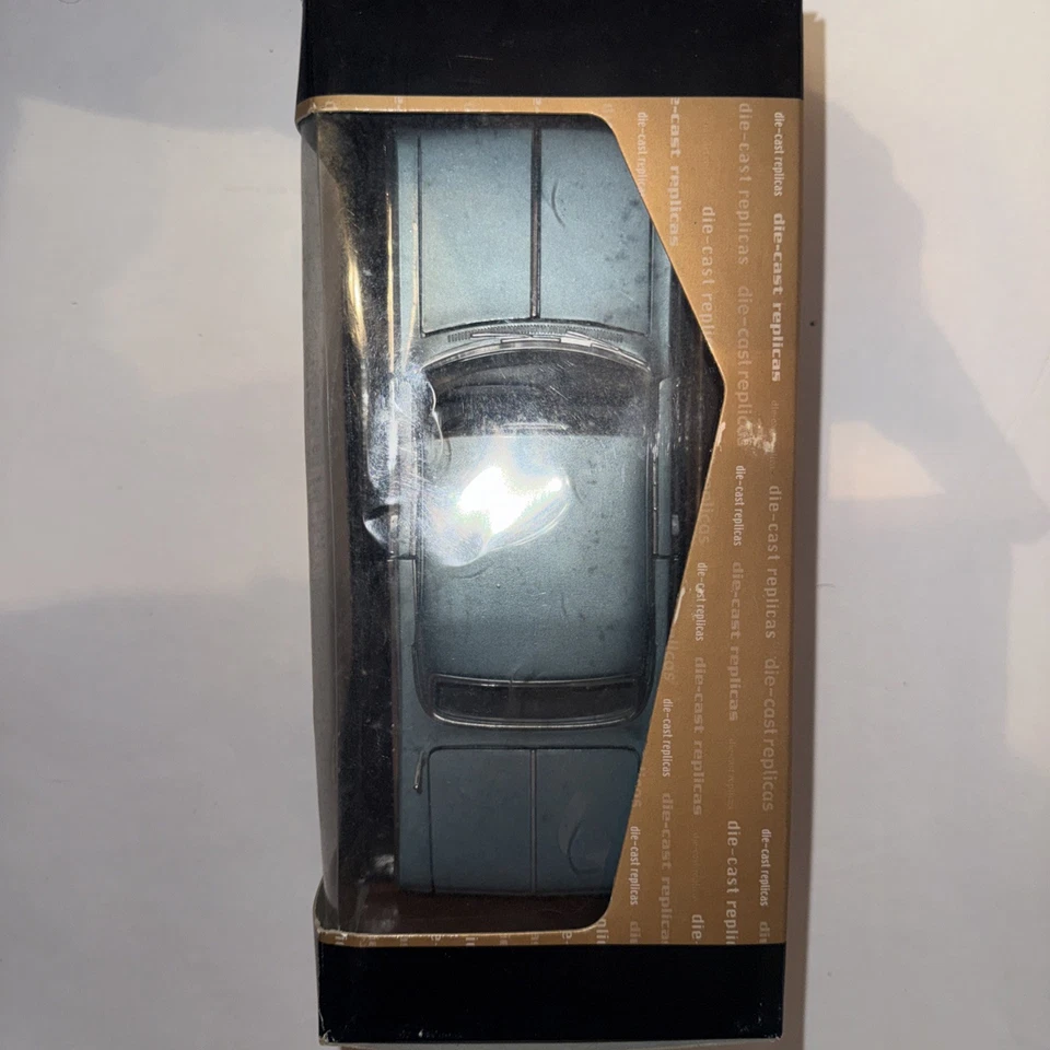 Motor Max 1:24 Scale 1964 CHEVROLET IMPALA Diecast - Blue - Image 2 of 4