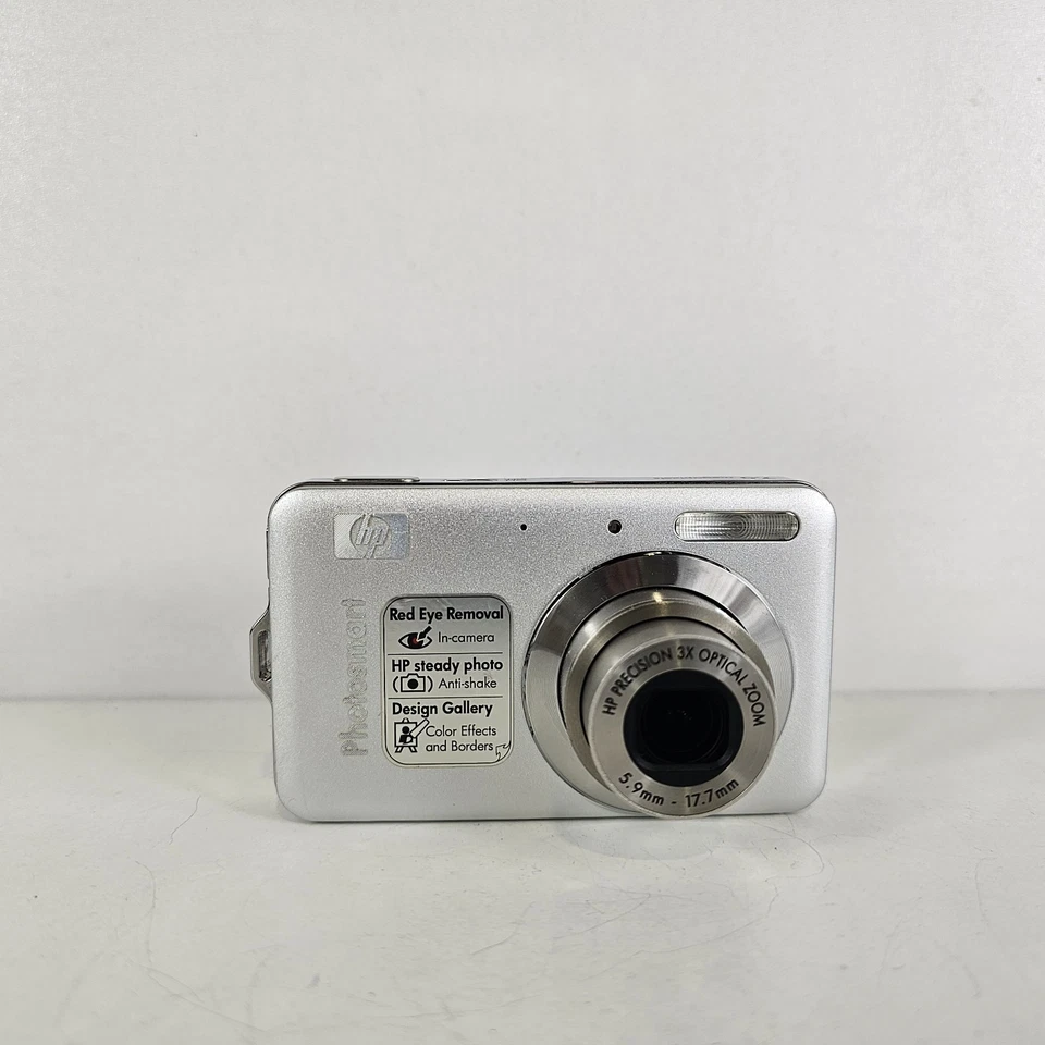 HP Photosmart R742 7.0MP Compact Digital Camera Silver Tested Working - Image 3 of 4
