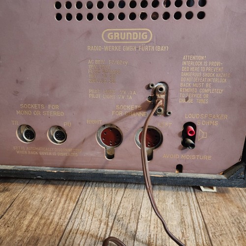 Vintage Grundig 5017 U Tube Stereo Radio - Powers On - Picture 14 of 23