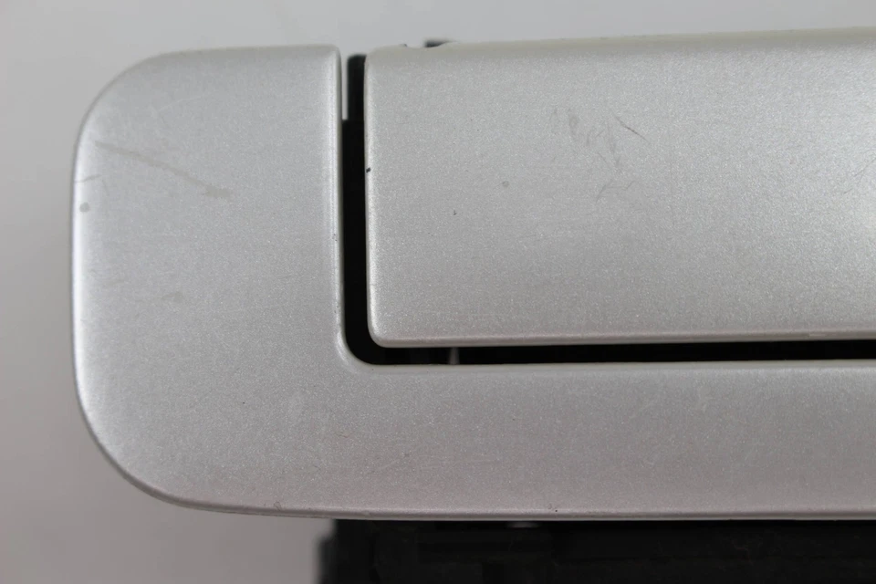 AUDI A8 1997-1999 - Manija puerta exterior trasera izquierda 4A0839205G Foto 3 de 4