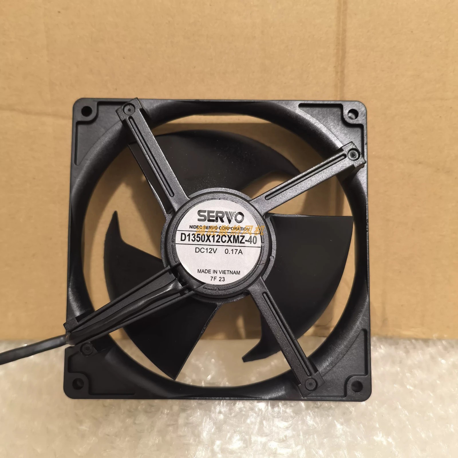 D1350X12CXMZ-40 13525 DC12V 0.17A 135x135x25mm Power Cabinet Fan New