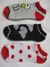 NEW WOMENS PEANUTS WORLDWIDE LLC 9-11 LOW CUT SNOOPY RED BLACK GRAY WHITE SOCKS