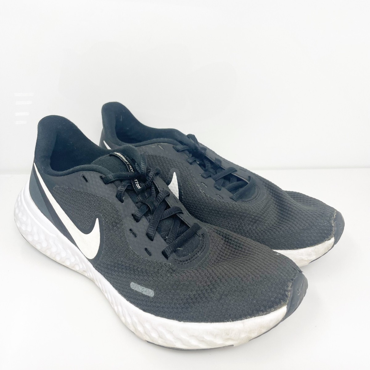 nike revolution 5 react