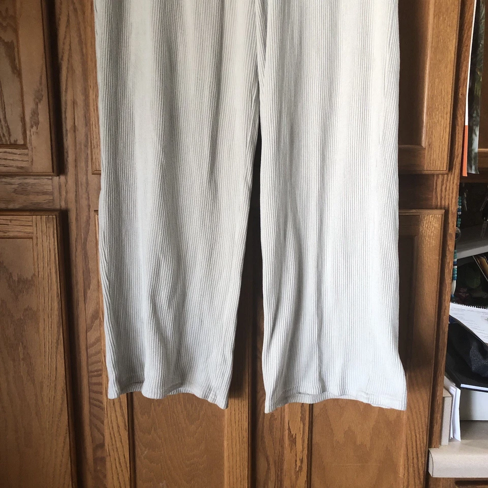 Pantalones para dormir Hollister pierna ancha acanalados para mujer medianos acogedores salón informales Foto 4 de 4