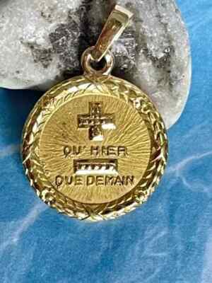 925 Sterling Silver Unisex Qu' Hier Que Demain Pendant in 14K
