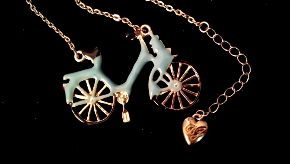 Collar de bicicleta azul caprichoso Betsey Johnson Foto 4 de 4