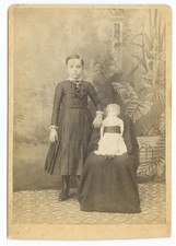 D1119~ LARGE DOLL & Child Portrait Cabinet Card - Franklintown Pennsylvania