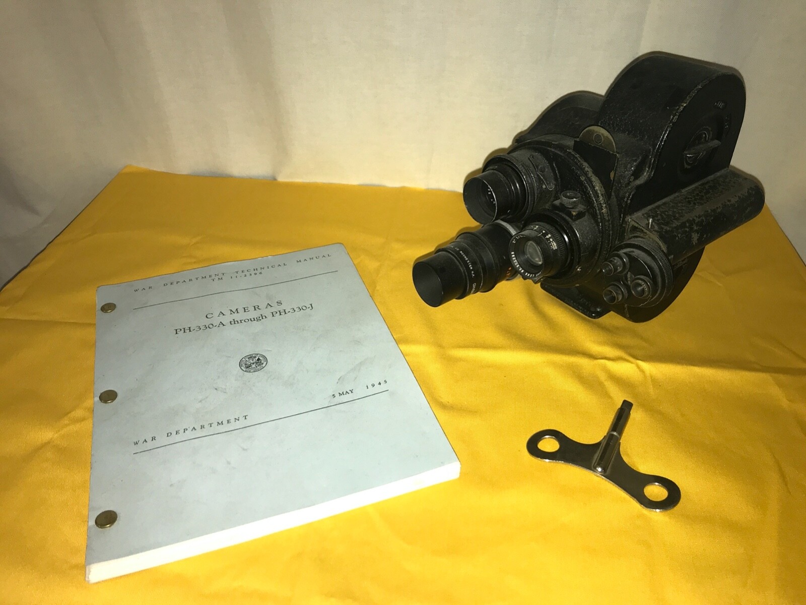 Eyemo 71 vintage camera equipment - eBay listing photo 1