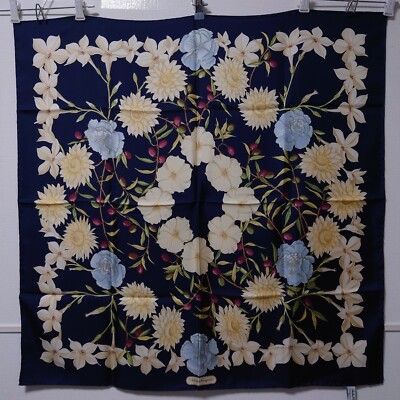 Salvatore Ferragamo スカーフ 約86cm x 86cm Salvatore Ferragamo large scarf silk 86cm 33″ square flower navy