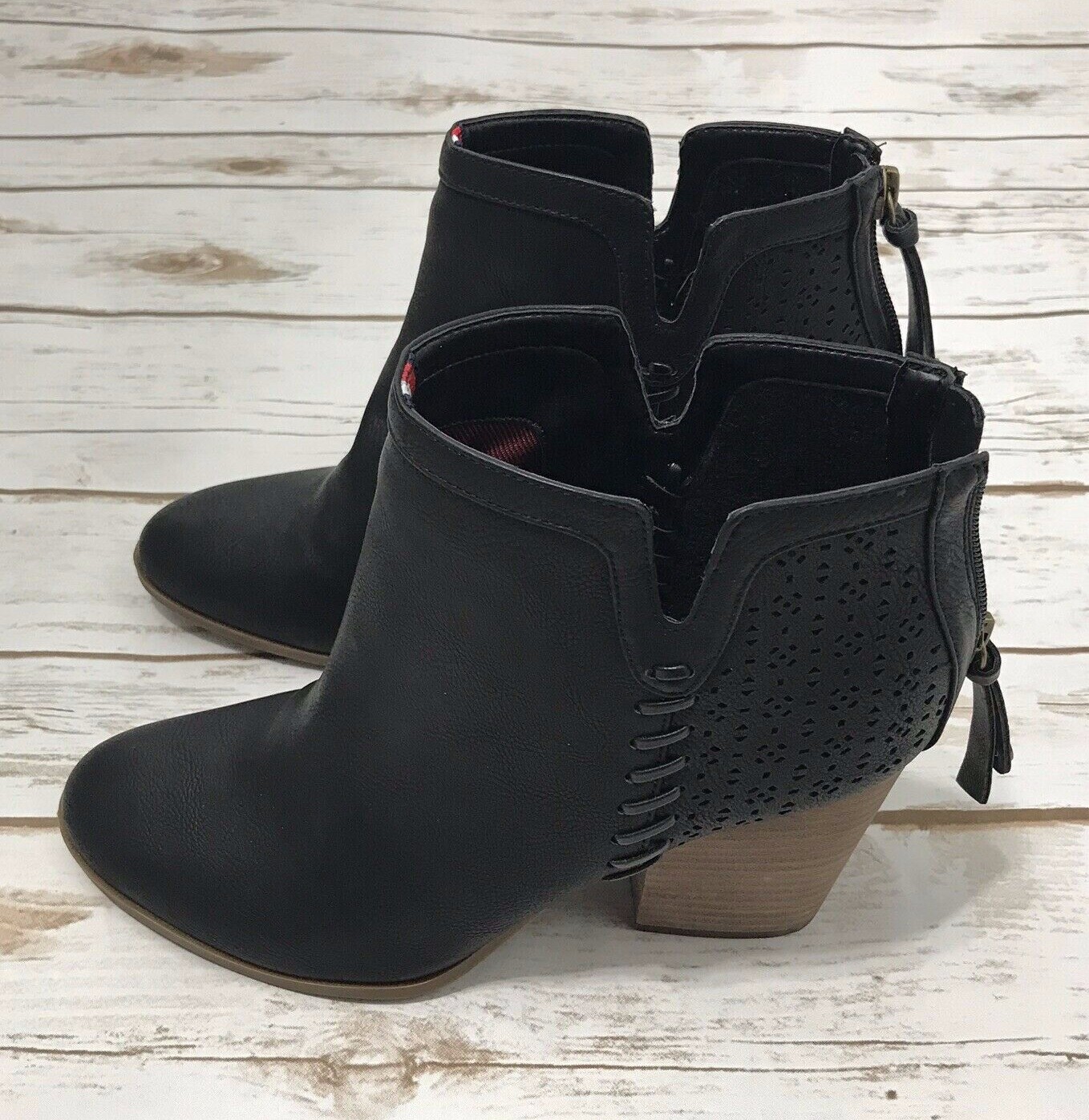  Tommy Hilfiger Women's Ankle Boots Western Lyra Black Block Heel Sz 9.5 thumbnail 5