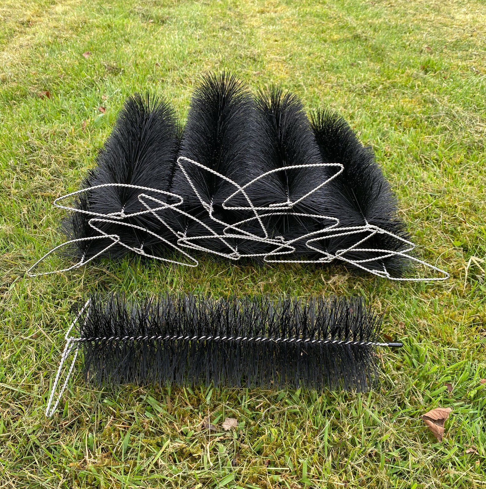 Black Drain & Gutter Brush Downpipe Leaf Guard Protection Plugs (30cm) Set of 12