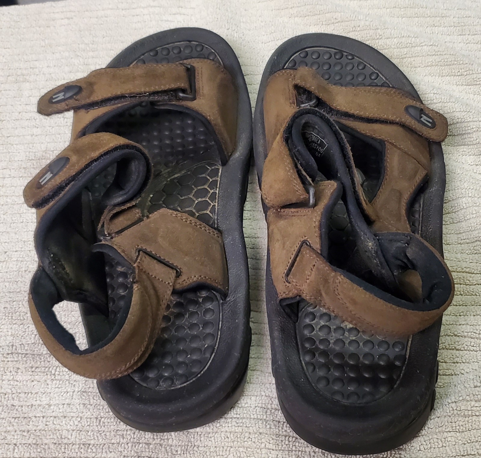 Nevados Men's Brown River Sandals Size 9 - Sports, Outdoor Water, Hiking