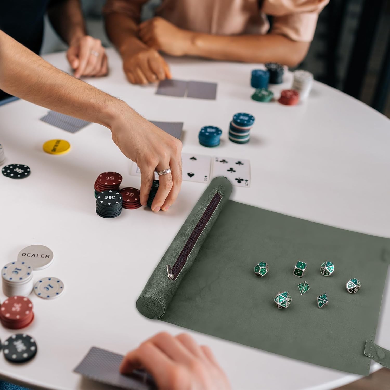 SIQUK 2 Pieces Magnetic Dice Mat Tray Rolling with Zipper PU Green, Camel 