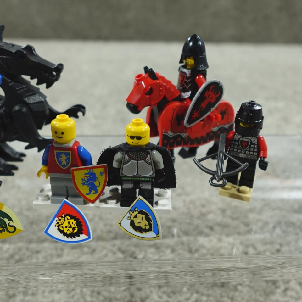 LEGO Castle Minifigure Lot And Extras Horse Armored Red Barding Classic Dragon - Image 2 of 4