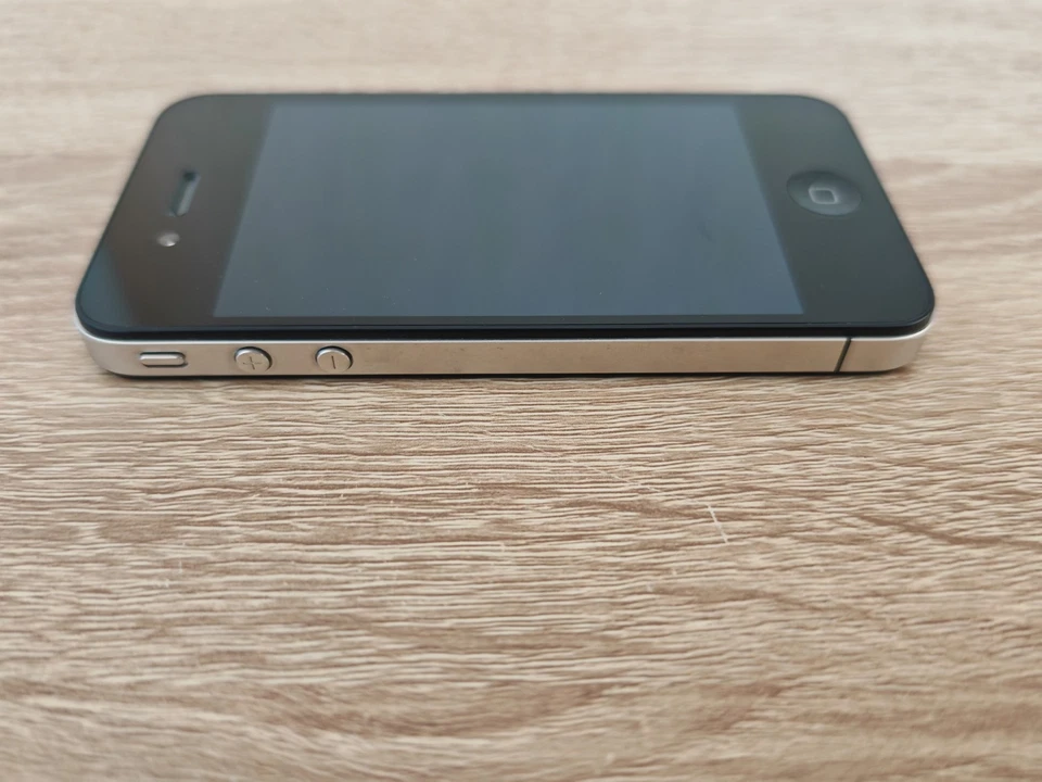 Apple iPhone 4 A1332 - 16GB Black (Unlocked) IOS 6.1.2 - Image 4 of 4