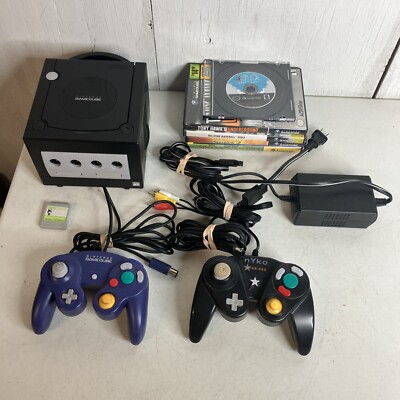 Black Nintendo GameCube Console Bundle Lot 5 Games 2 Controllers Mario SpongeBob
