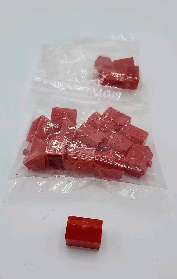 Monopoly Red Hotels 18pc NEW