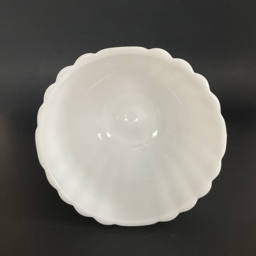 Jarrón jardinera vintage de vidrio blanco con pedestal acanalado vertical de compota - Imagen 2 de 4