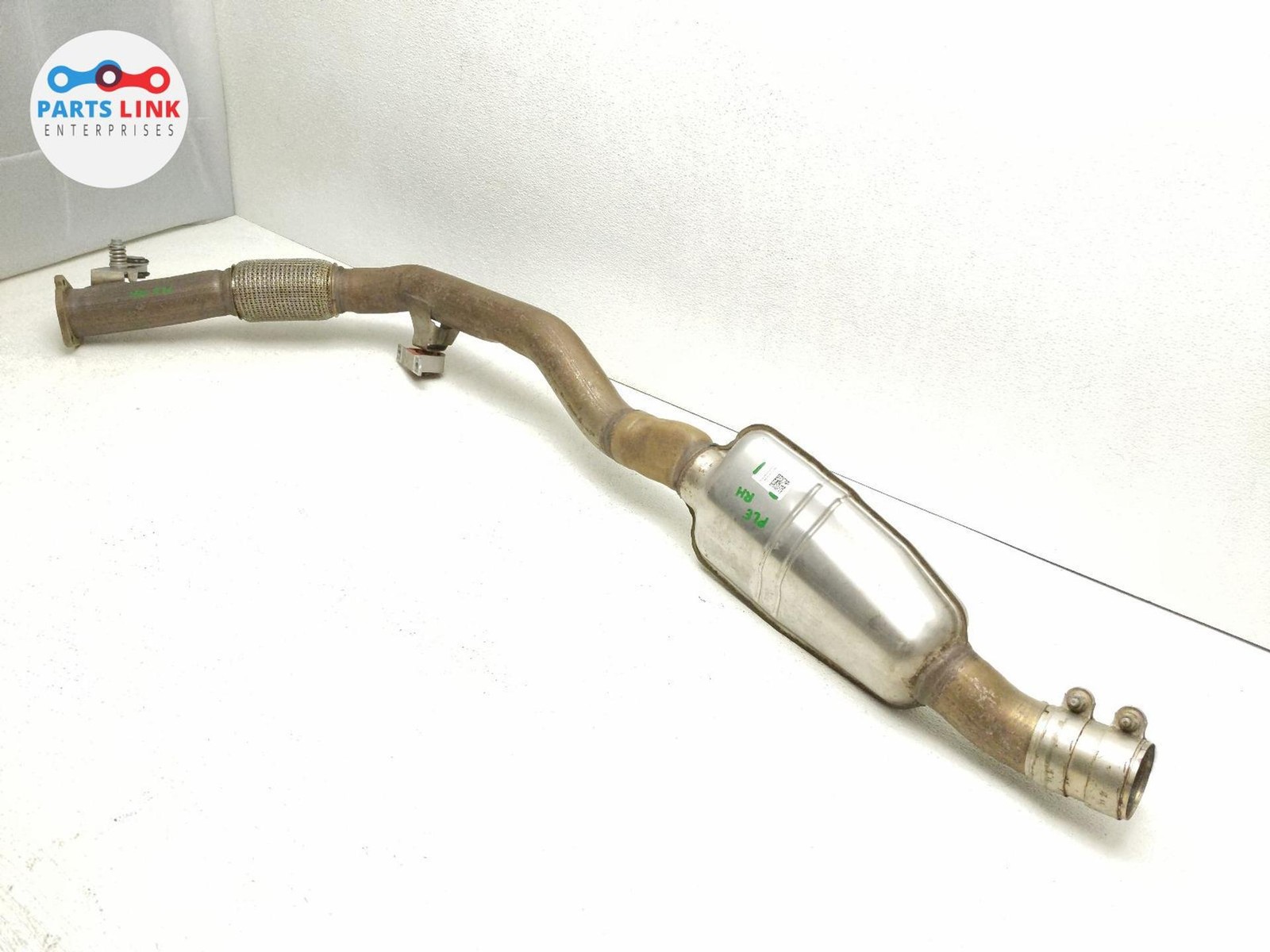 2016-20 BENTLEY BENTAYGA RIGHT EXHAUST MUFFLER RESONATOR BAFFLE PIPE 4.0L V8 3K