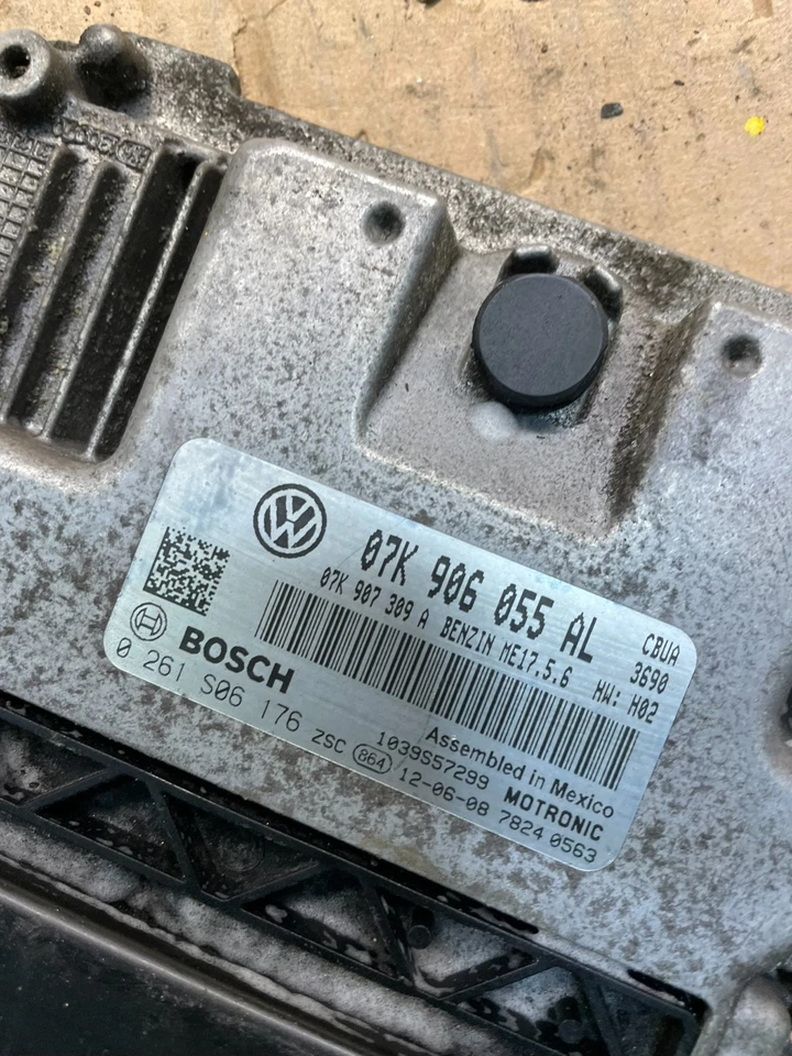 OEM 2012 Volkswagen Passat ECM Engine Control Unit ECU OEM U1878 DG - Image 4 of 4