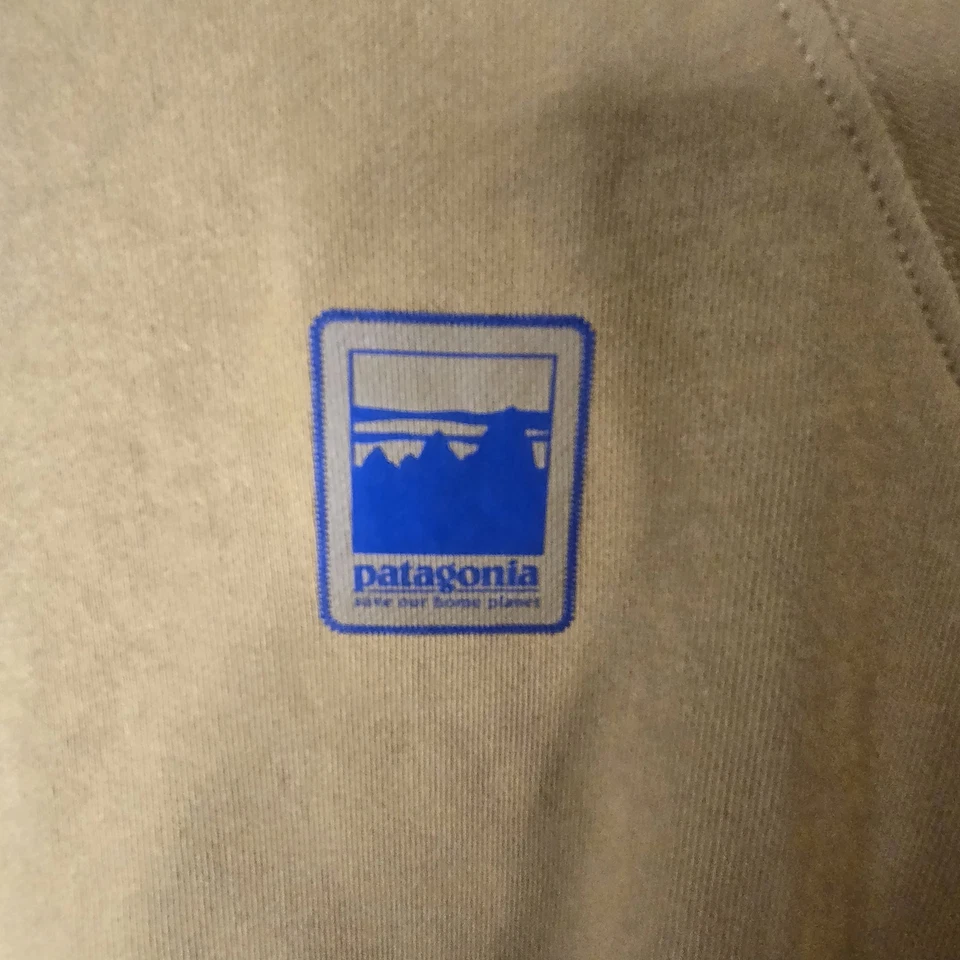Sudadera Patagonia Mujer Pequeña Amarilla Icono Alpino Orgánica Regenerativa Foto 3 de 4