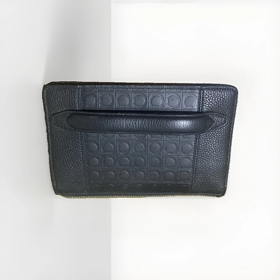 Pochette gamma homme Salvatore Ferragamo en cuir gaufré noir fermeture... - Photo 2/4