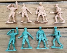 8 Greenbrier International Large 4" Plastic Army Men Toy Soldiers Green Tan Vtg