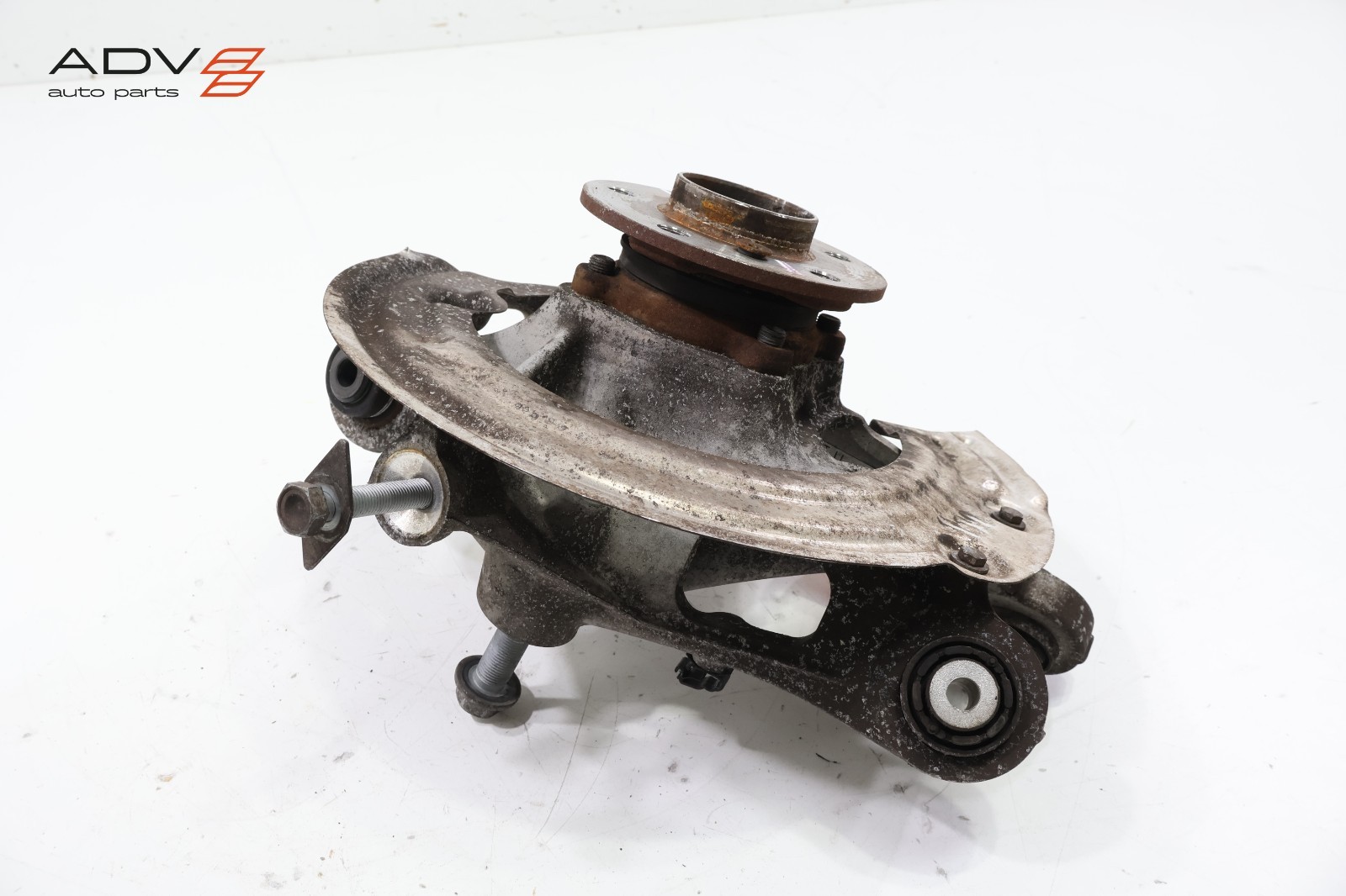 2014 - 2020 BMW i8 I12 REAR LEFT DRIVER SIDE SPINDLE KNUCKLE HUB OEM