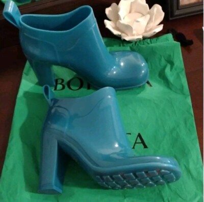 BOTTEGA VENETA 890$  display picture 3