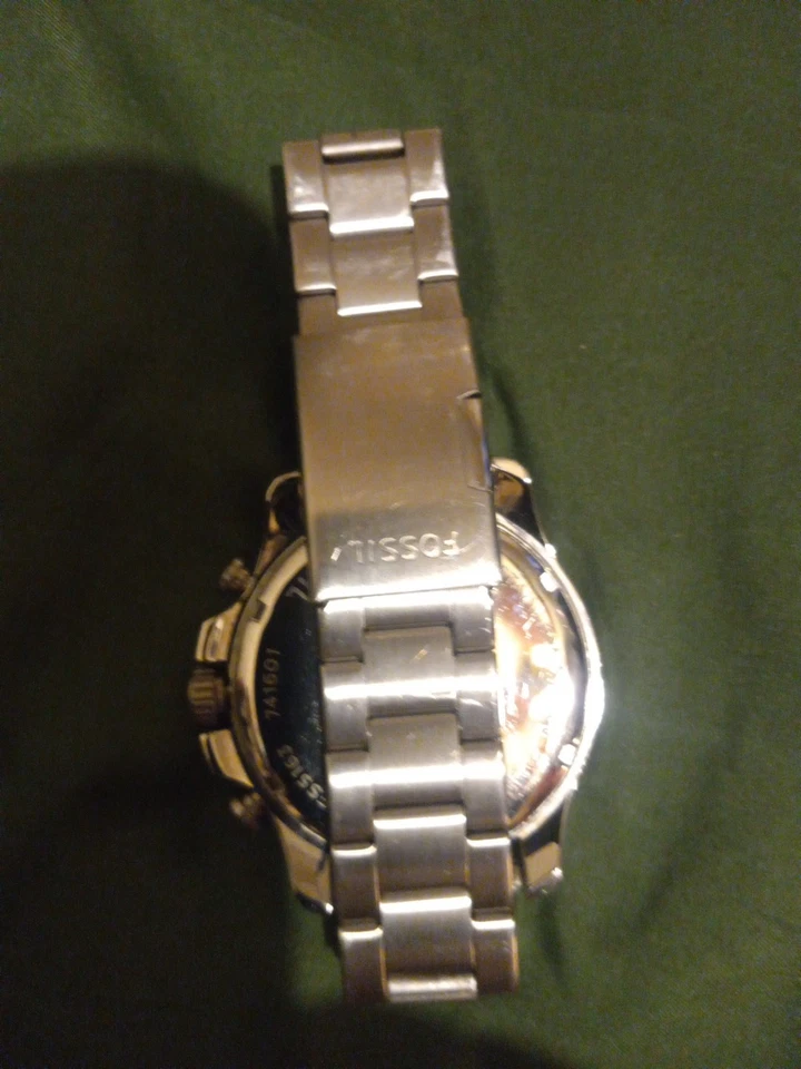 Preowned  Stainless Steel Fossil Mens Watch. New Battery Installed, Works Great - Image 4 of 4