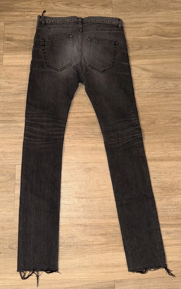 Balenciaga 2017 Archetype Black Gray Mid-Rise Distressed Cotton Stretch Jeans 28 - Image 2 of 4