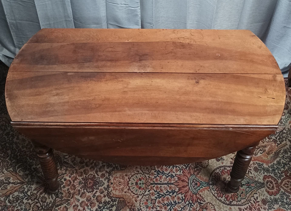 Table Louis Philippe en noyer - Photo 4/4