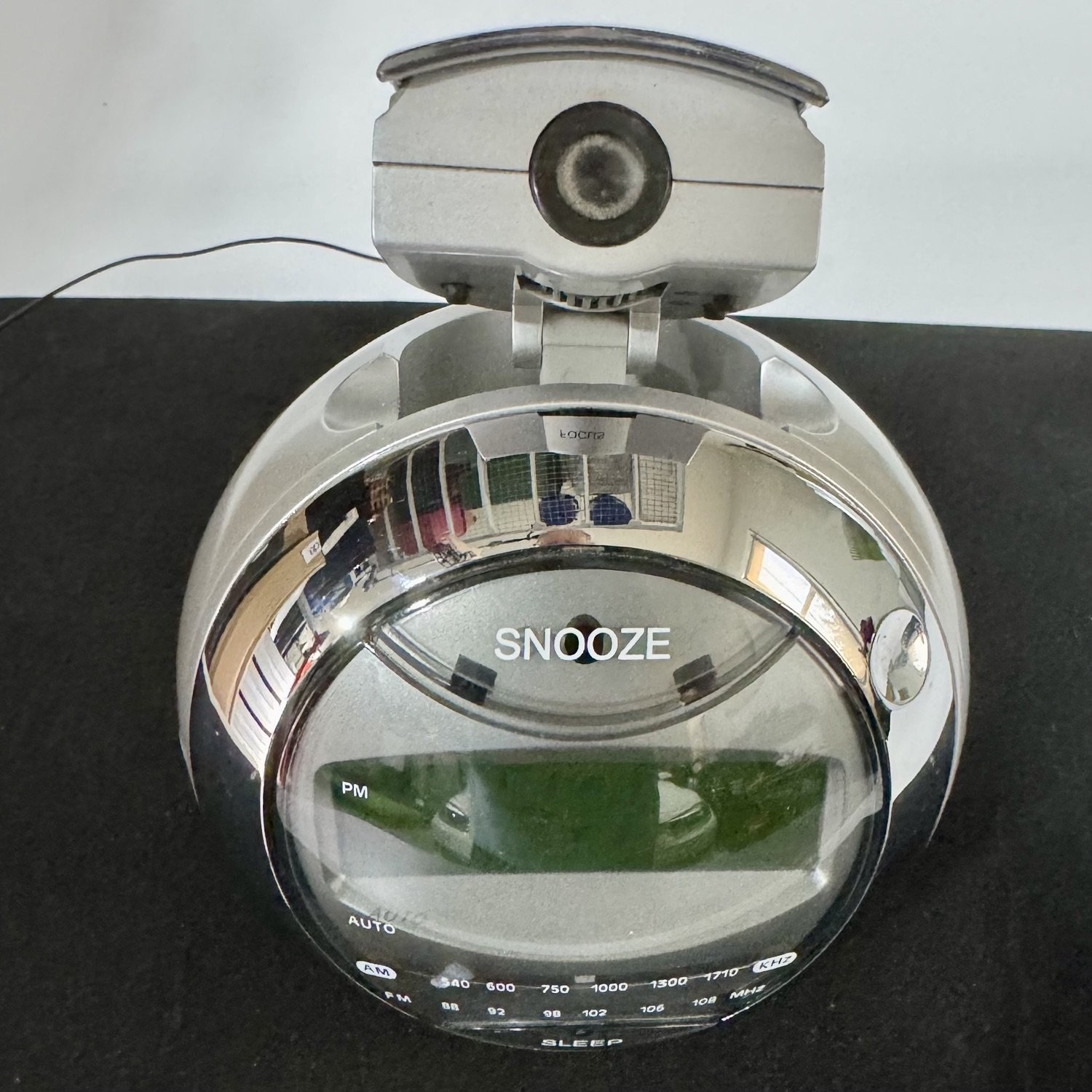 Jensen JCR-220 AM FM Projection Clock Radio Silver Chrome Digital Alarm